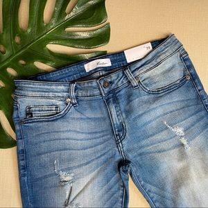 🌸🎉 HOST PICK! 😍KANCAN Low Rise Classic Skinny Light Wash Distressed Jeans